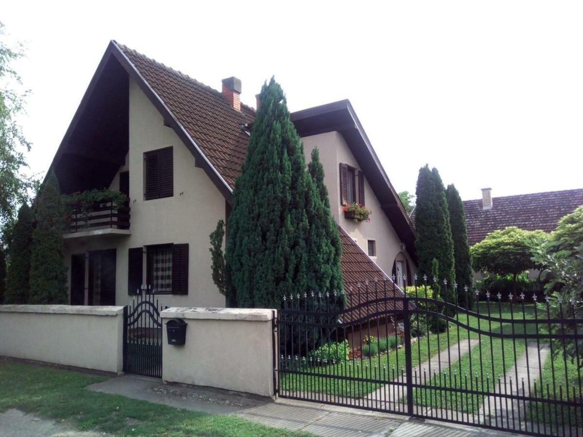 Villa Nirvana Palić Exteriör bild